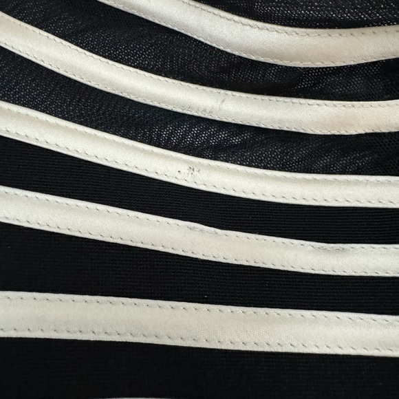 JS Collections Fitted Off Shoulder Bateau Neckline Top - Picture 5 of 5